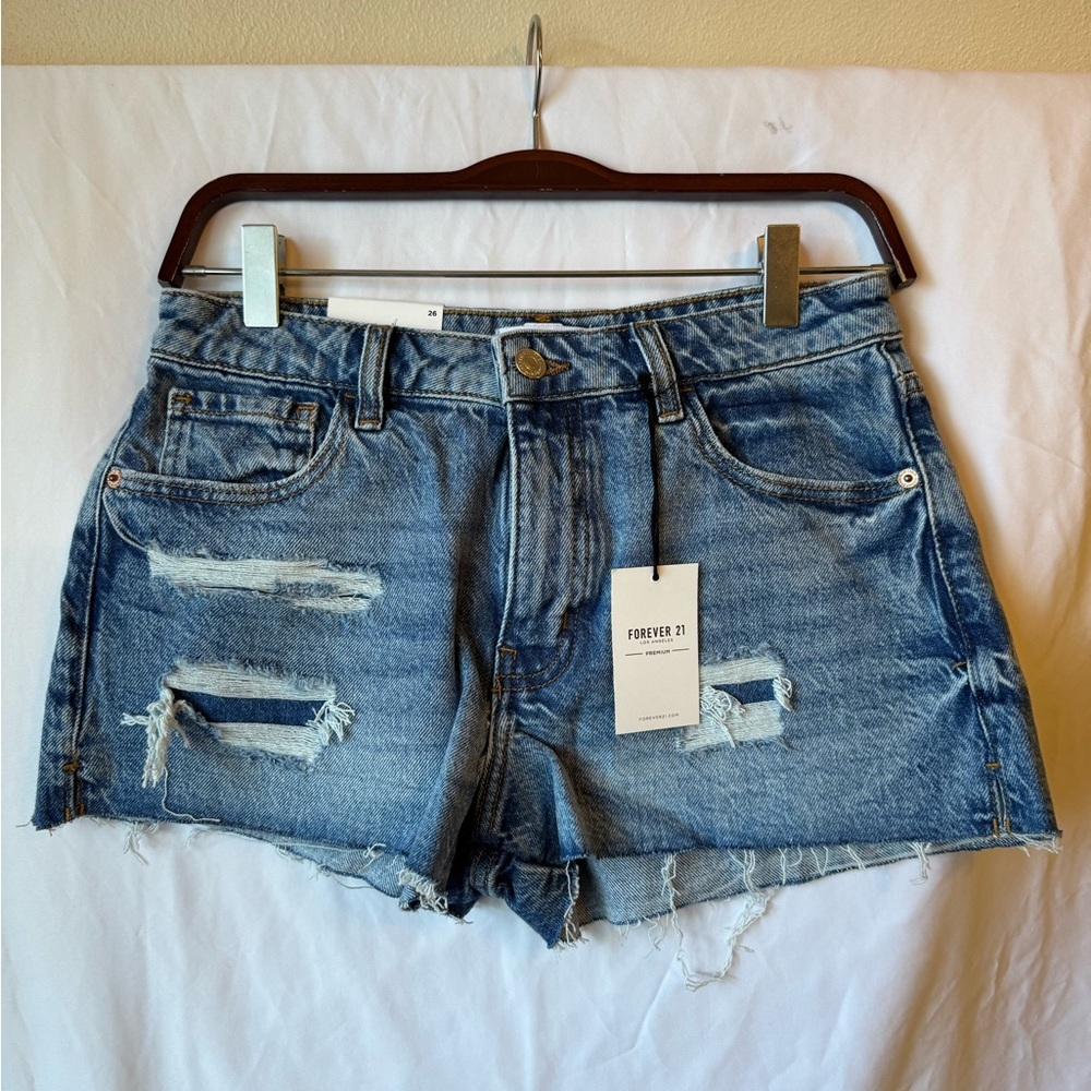 FOREVER 21 Distressed Denim Shorts NWT Size 26 High Rise Raw Hem - Picture 3 of 6
